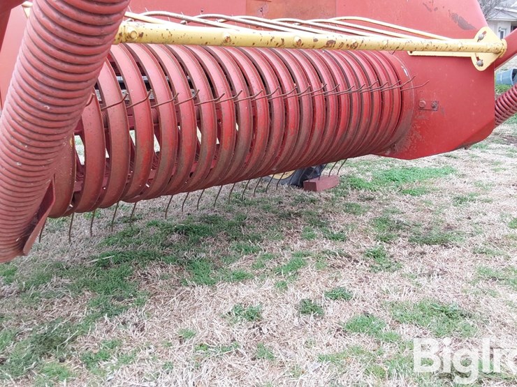 new-holland-144-image-11