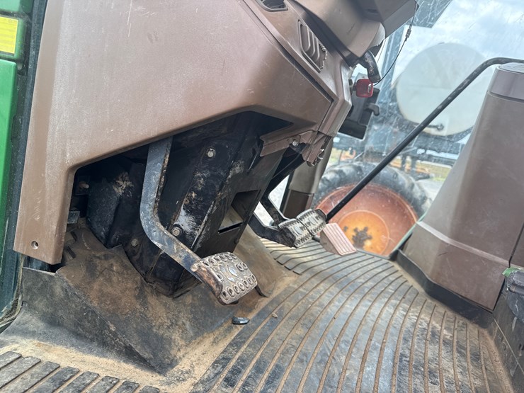 john-deere-6410-image-30