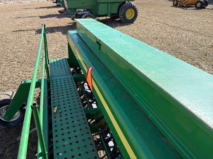 john-deere-750-image-21