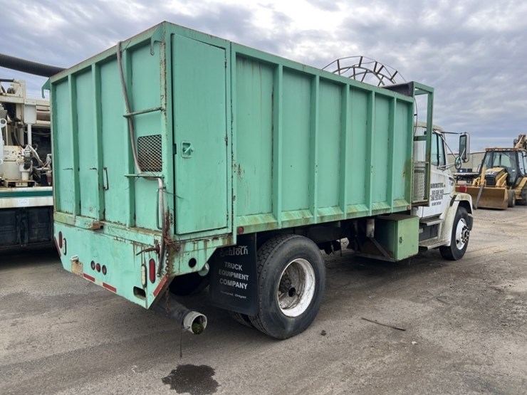 1998-freightliner-fl70-image-4