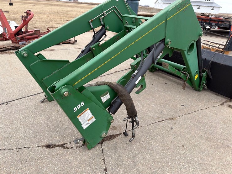 john-deere-10-image-12