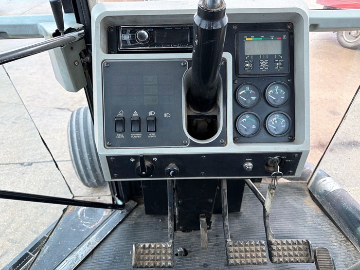 agco-white-6145-image-58