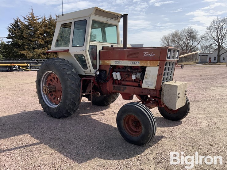 1971-international-1066-image-3