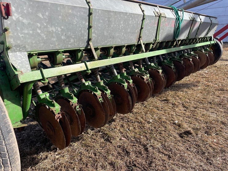 john-deere-grain-drill-image-11