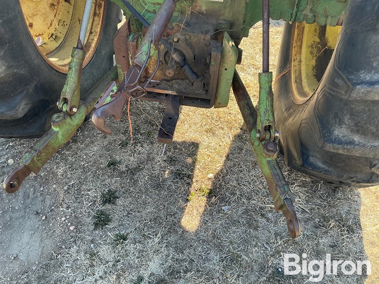 john-deere-4010-image-17