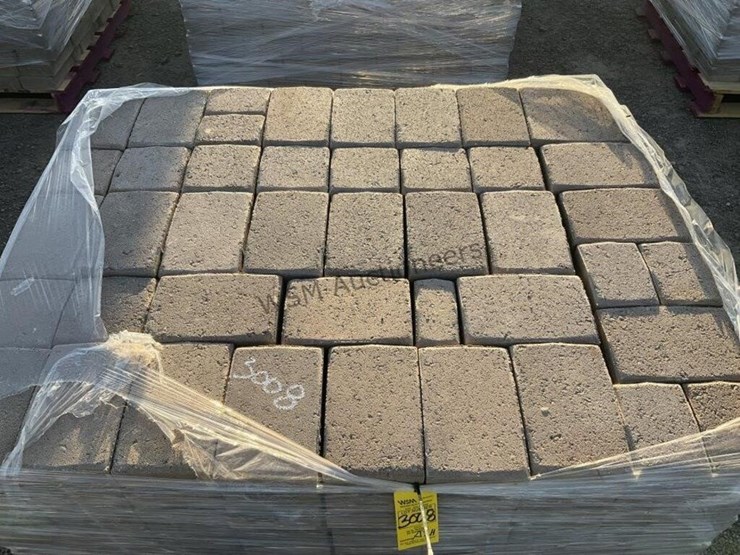 pallet-of-stone-pavers-image-3