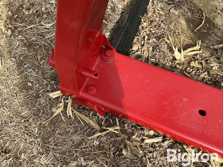 new-holland-80-image-13