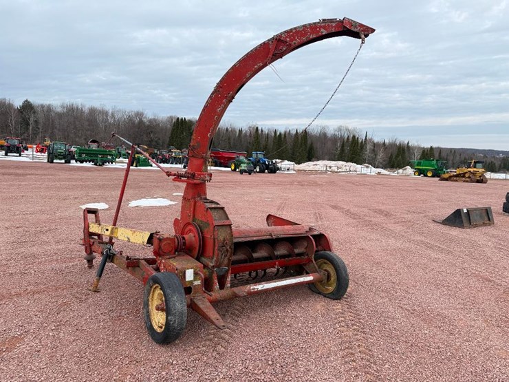 new-holland-33-image-3