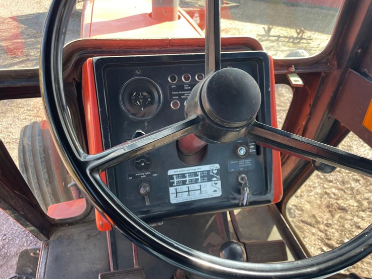 allis-chalmers-7040-2wd-tractor—1-owner-image-34