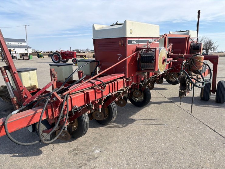 international-800-image-34