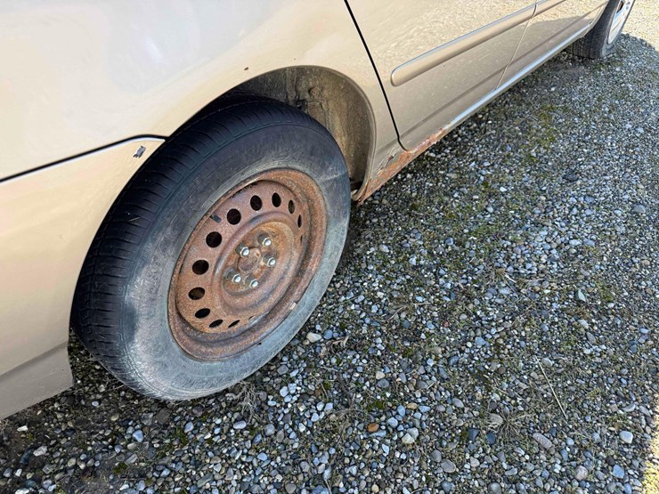 toyota-corolla-le-image-11