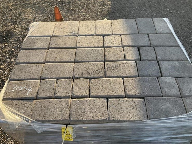 pallet-of-stone-pavers-image-3