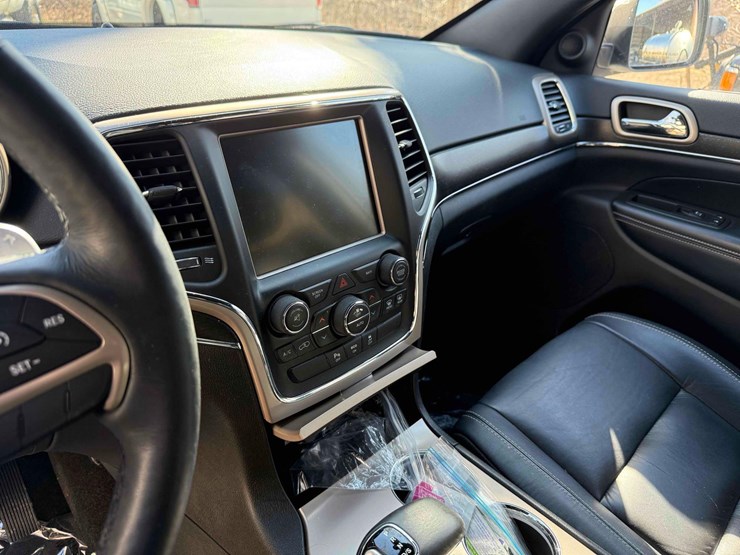 2015-jeep-grand-cherokee-image-22