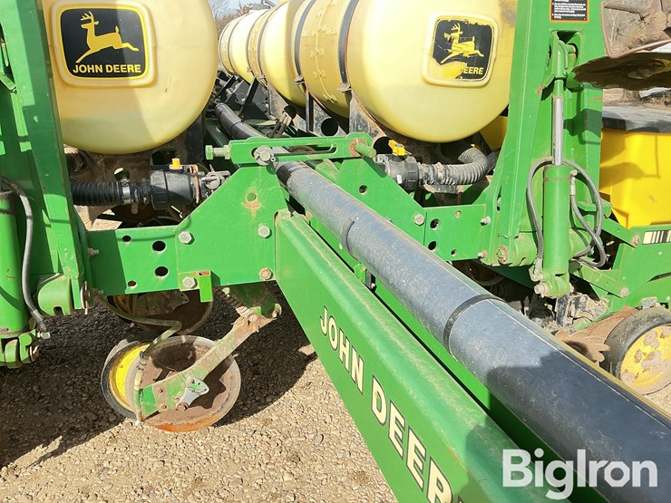 john-deere-7200-image-13