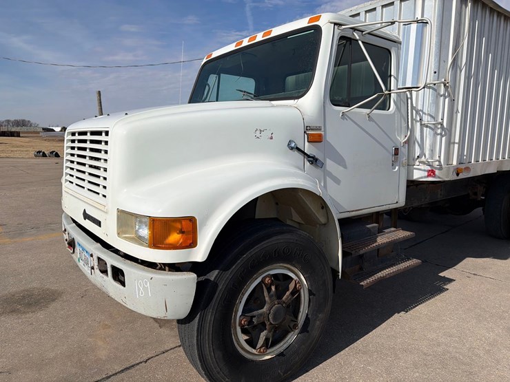 1990-international-4900-image-13