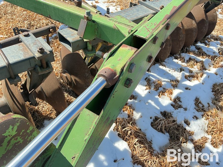 john-deere-331-image-12