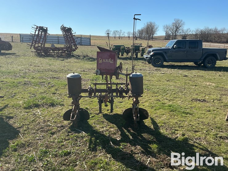 2r40-planter-image-6