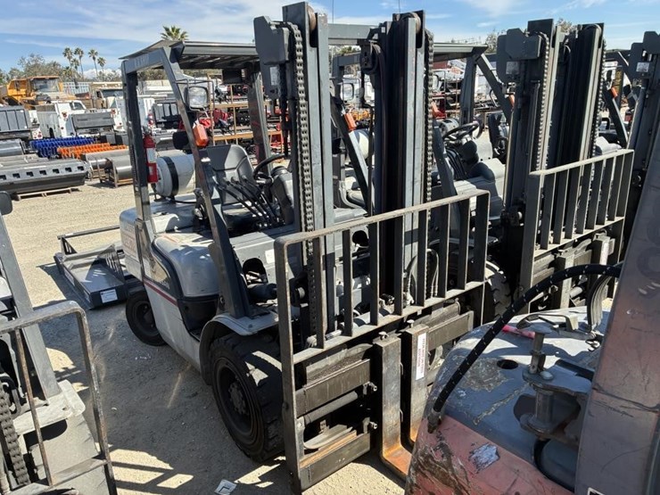 2006-nissan-mugl02a30lv-image-2