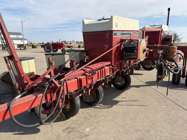 international-800-image-12