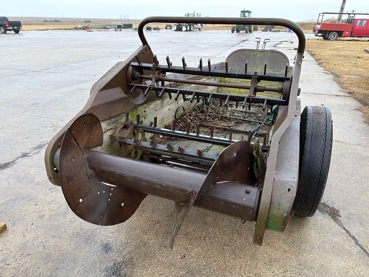 john-deere-10ft-manure-spreader-image-14