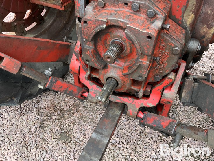 1967-farmall-806-diesel-2wd-tractor-image-11