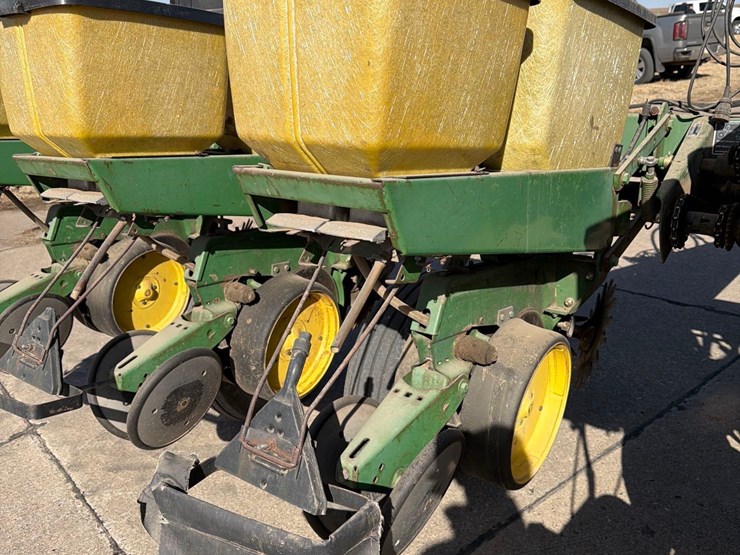 john-deere-7000-image-16