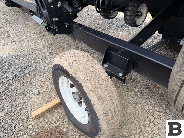 2023-mac-don-fd240-image-22