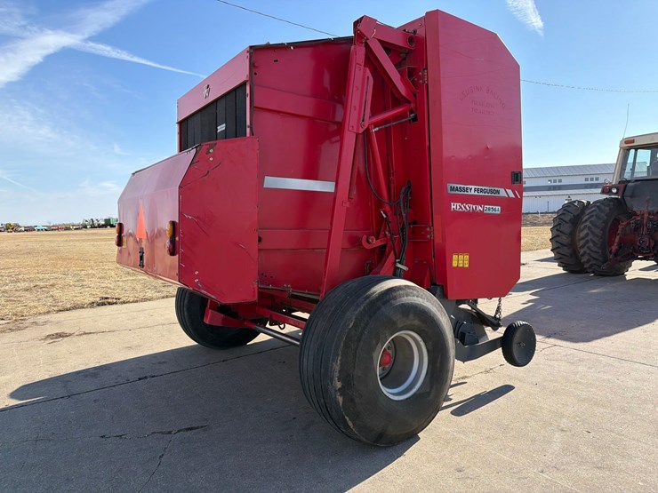 massey-ferguson-2856a-image-4
