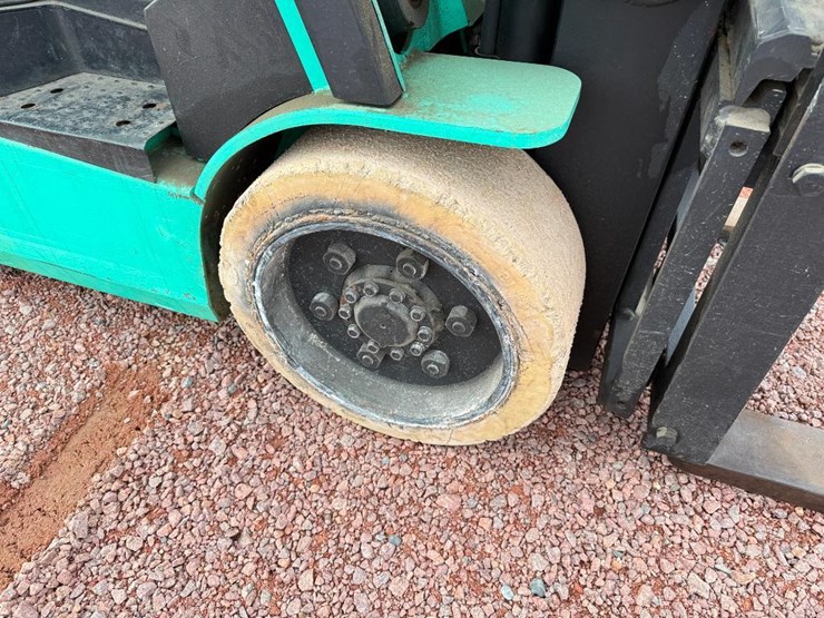 mitsubishi-fgc30k-image-10