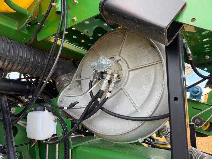 2011-john-deere-1770nt-ccs-image-22