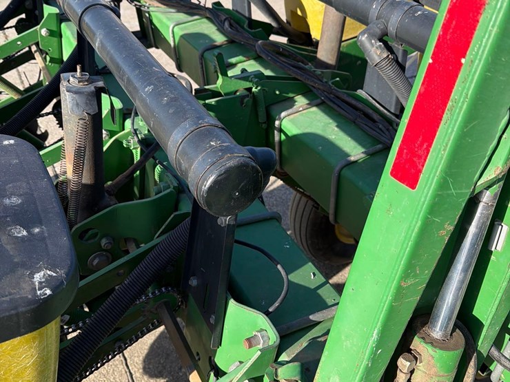 john-deere-7200-image-34