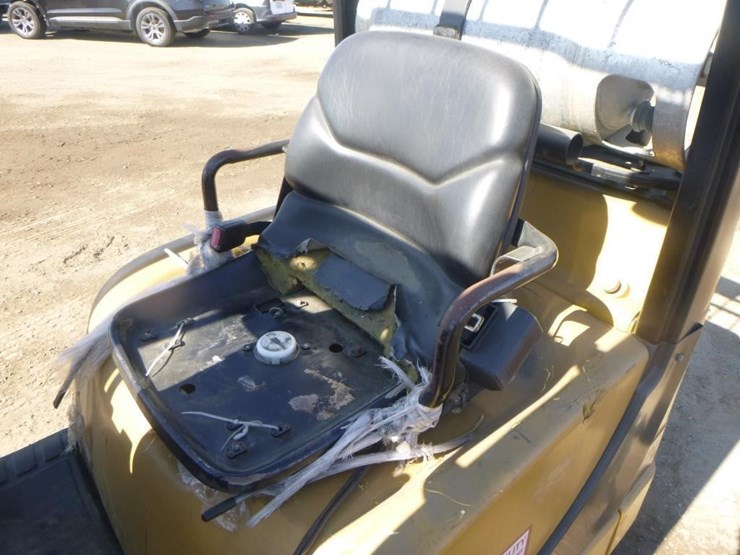 yale-glc30-forklift-image-16