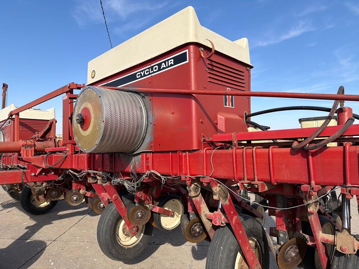 international-800-image-27