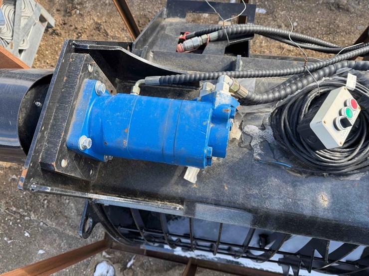 skid-steer-cement-mixer-image-12