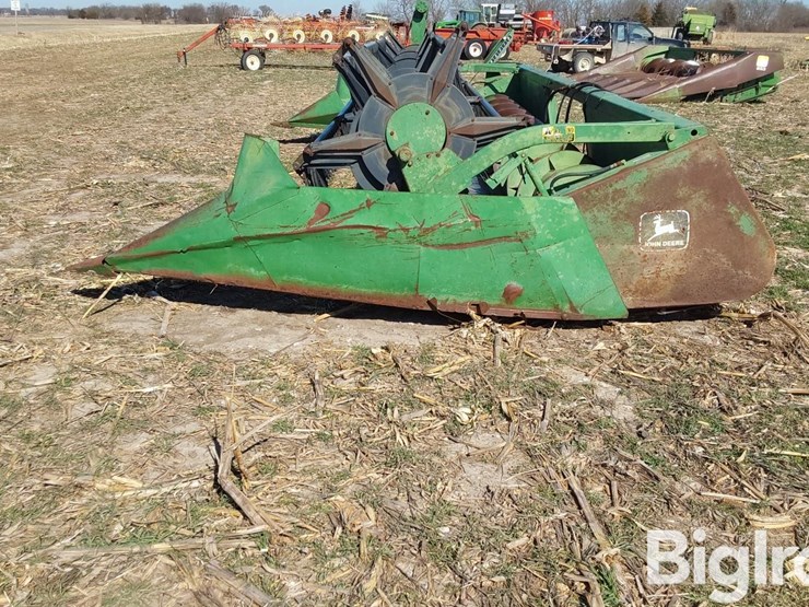 1982-john-deere-220-image-8