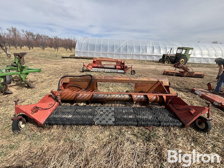 international-810-image-2