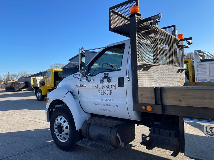 2009-ford-f750-xlt-image-11