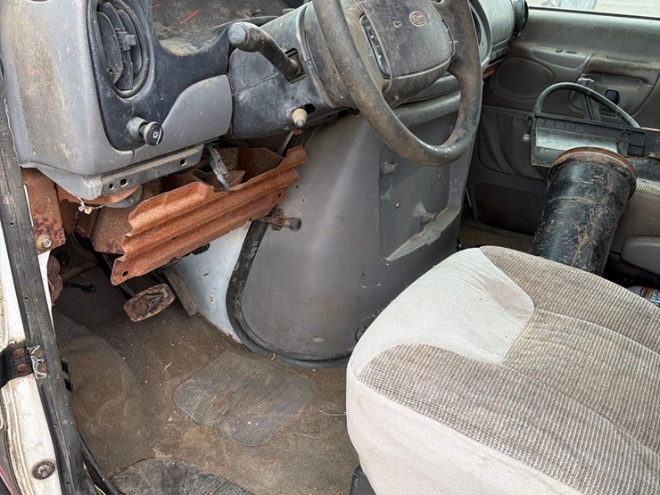 1997-ford-e350-image-52