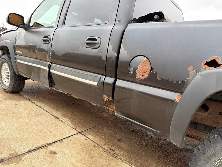 2004-chevrolet-2500-image-8