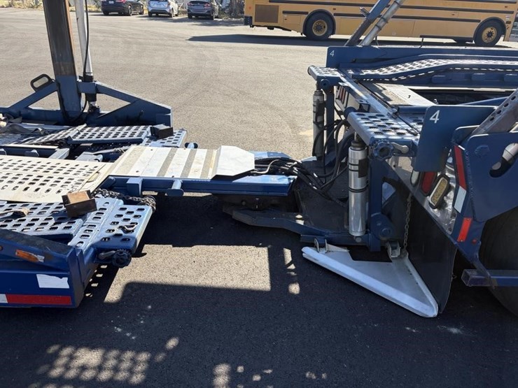 2017-peterbilt-389-image-13