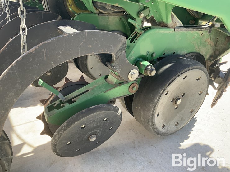 john-deere-1700-image-14