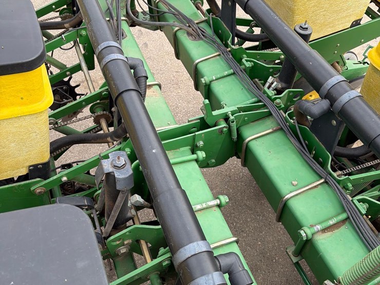 john-deere-7200-image-59