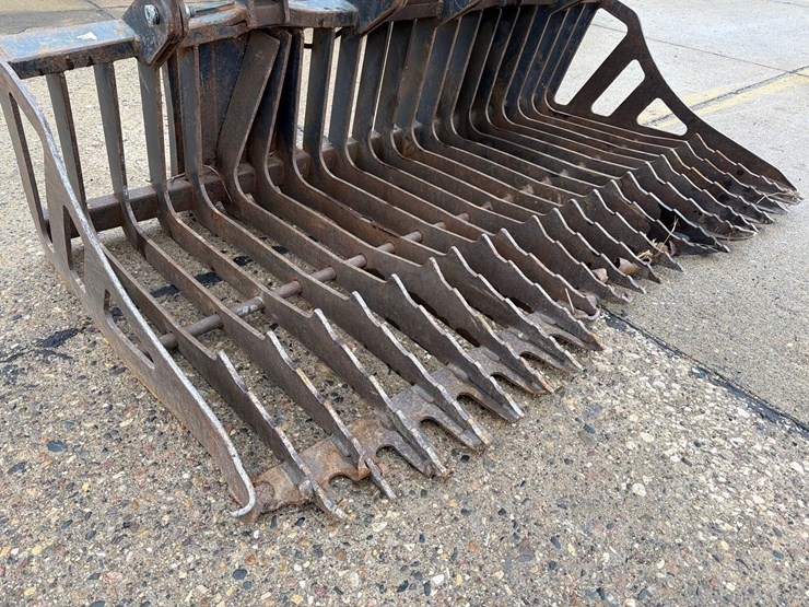 skidloader-72”-grapple-bucket-image-8