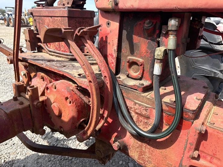 #75-•-mccormick-farmall-450-tractor-933-inv#-42875-image-21