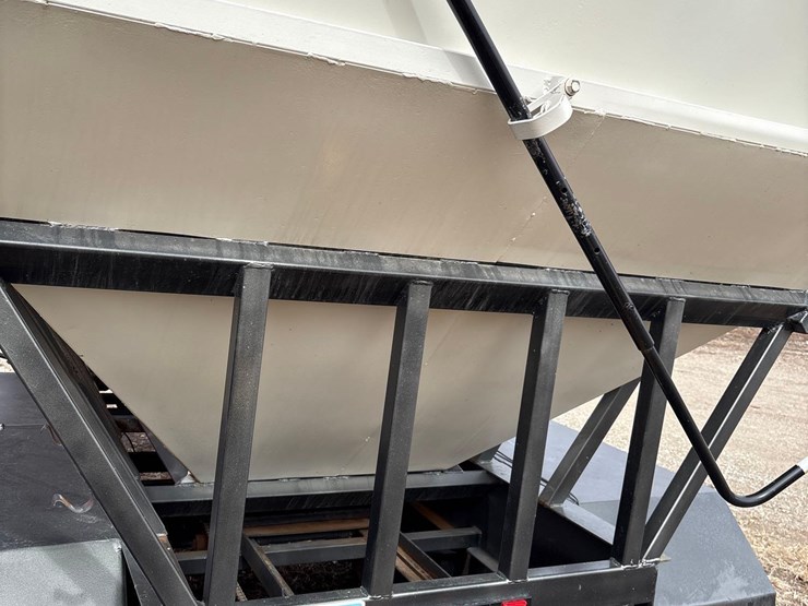 triple-r-500bu-gooseneck-hopper-trailer-image-29