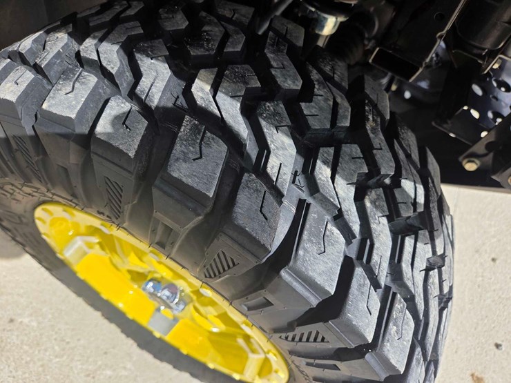 2024-john-deere-gator-image-22