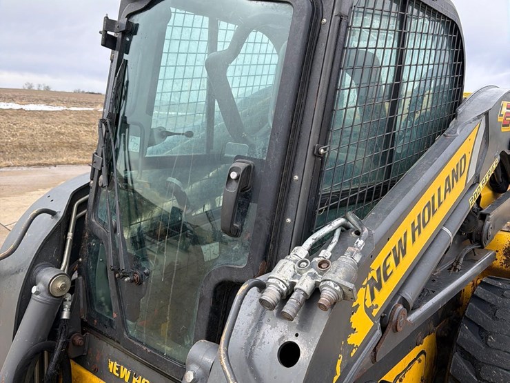 2018-new-holland-l234-image-31