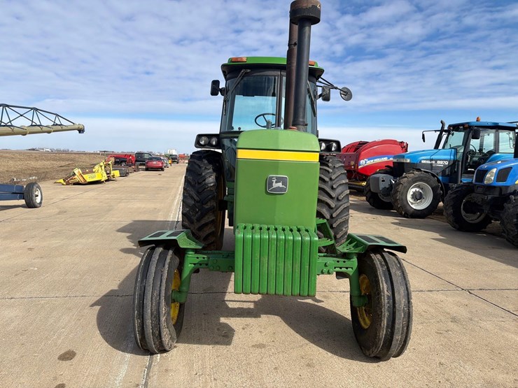 john-deere-4430-image-2