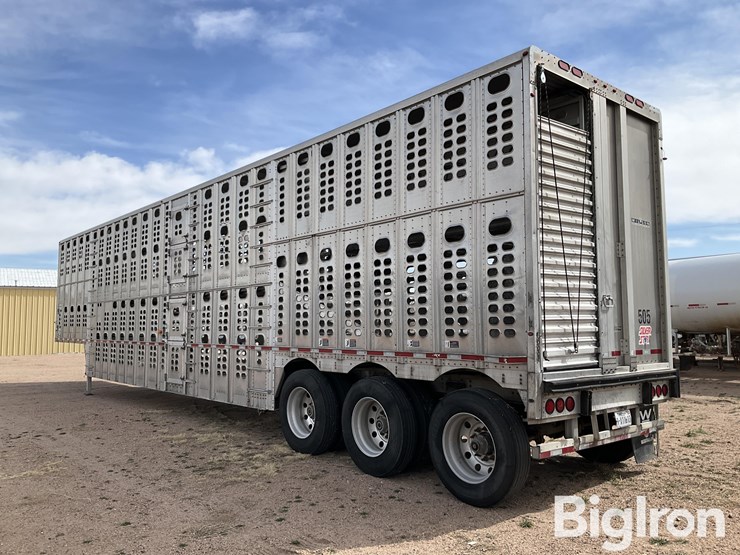 2015-wilson-livestock-trailer-image-6