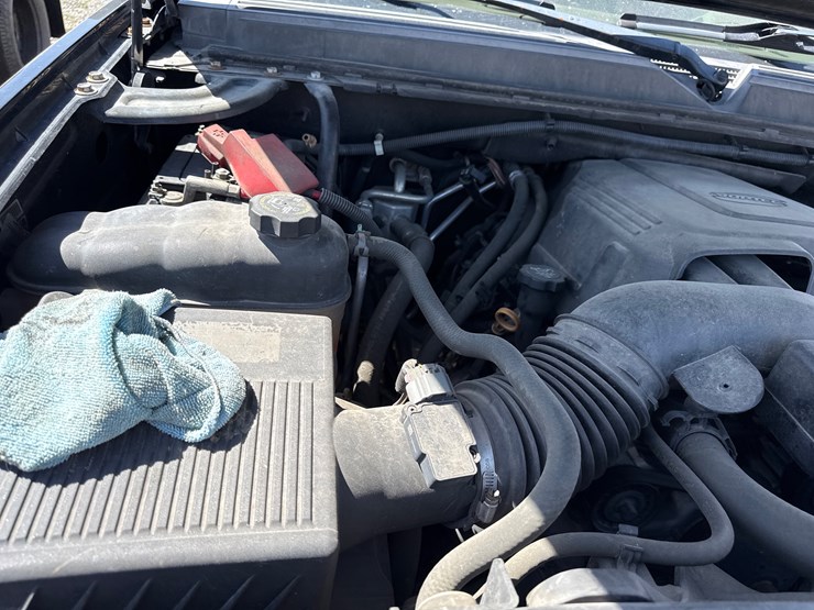 2010-chevrolet-tahoe-image-41